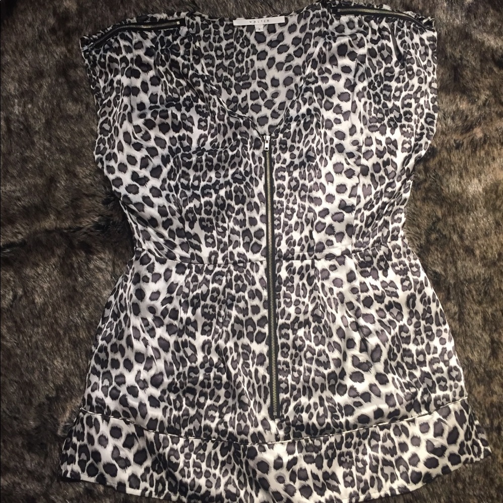 Walter 100% silk animal print top - Picture 1 of 5